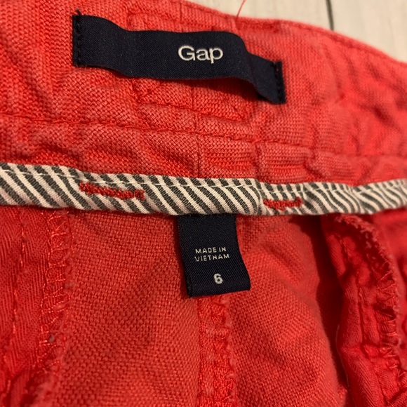 Gap red shorts - Picture 5 of 16